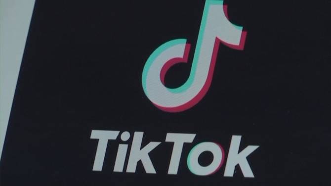 Click to play video: U.S. House passes bill that could ban TikTok