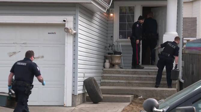 Click to play video: 11-year-old boy dies at south Edmonton home where other dog attacks recently occurred